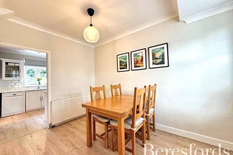 4 bedroom semi-detached house for sale, Percival Road, Hornchurch, RM11