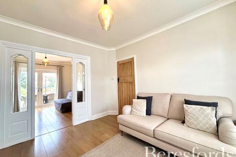4 bedroom semi-detached house for sale, Percival Road, Hornchurch, RM11