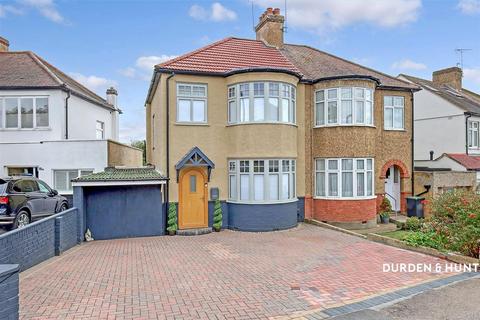 22 Coteford Close, Loughton, IG10 2NT