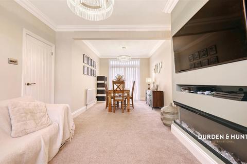 22 Coteford Close, Loughton, IG10 2NT