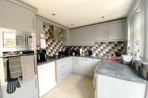 3 bedroom semi-detached house for sale, Elgin Avenue, Ashton-in-Makerfield, Wigan, WN4 0RH