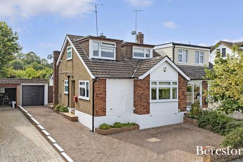 3 bedroom semi-detached house for sale, The Gardens, Doddinghurst, CM15