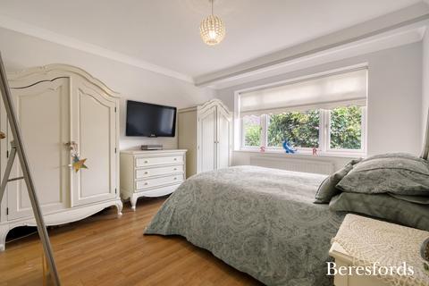 3 bedroom semi-detached house for sale, The Gardens, Doddinghurst, CM15