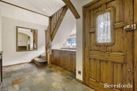 3 bedroom semi-detached house for sale, The Gardens, Doddinghurst, CM15