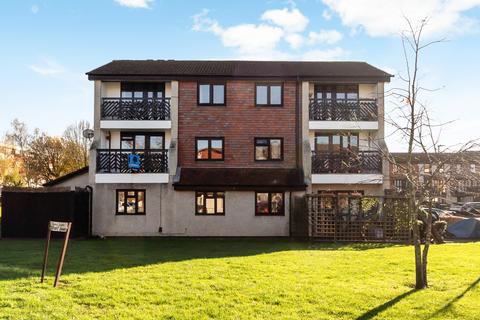 Coniston Close, London SW20