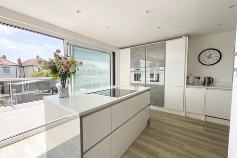 undefined, Leigh-on-Sea SS9