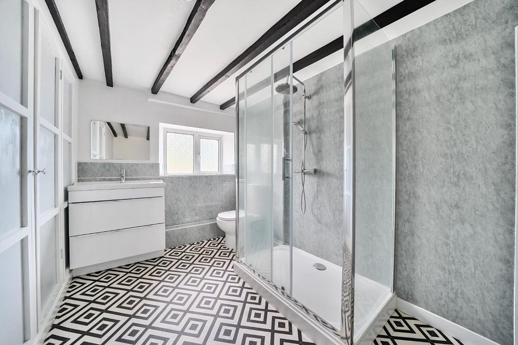 Shower Room.jpg