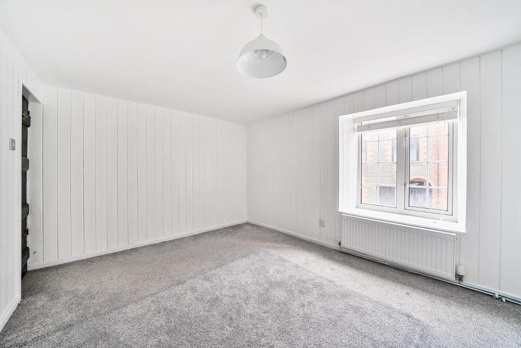 Bedroom 1.jpg