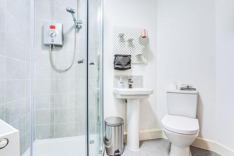 2 bedroom terraced house to rent, Carnforth Avenue, West Yorkshire WF1