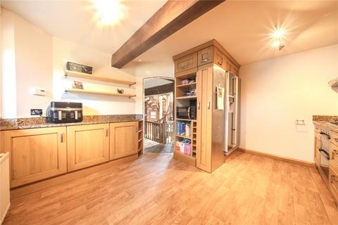 4 bedroom detached house for sale, Hawks Road, Hailsham, East Sussex, BN27