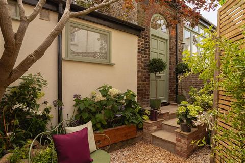 2 bedroom detached house for sale, The Old Laundry, Glovers Road, Reigate