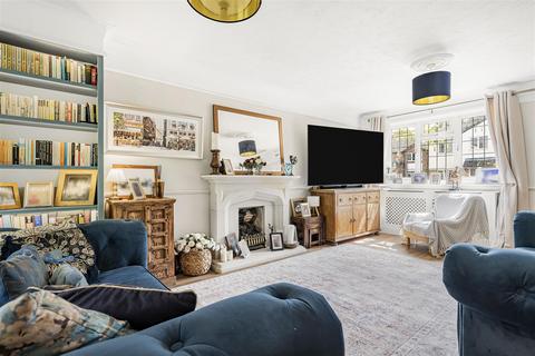 4 bedroom detached house for sale, Kestrel Way, Bicester
