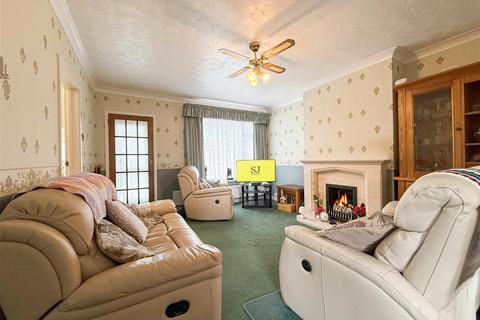 3 bedroom semi-detached house for sale, Queenborough Road, Southminster