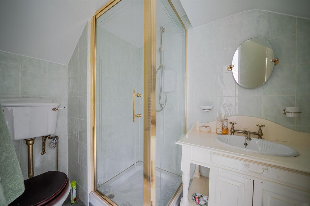 Bed 4 ensuite