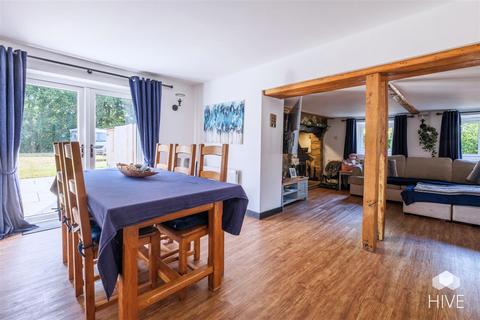 5 bedroom detached house for sale, Verwood Road, Three Legged Cross BH21