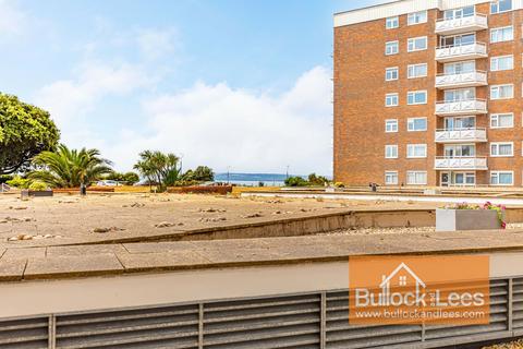 2 bedroom ground floor flat for sale, Elizabeth Court, Grove Road, Bournemouth