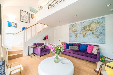 2 bedroom flat for sale, Crewdson Road, London SW9