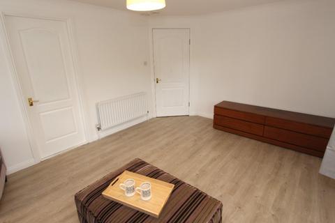 2 bedroom flat to rent, North Werber Place, Fettes, Edinburgh, EH4