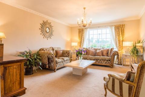 2 bedroom apartment for sale, Sandmoor Mews, Leeds LS17