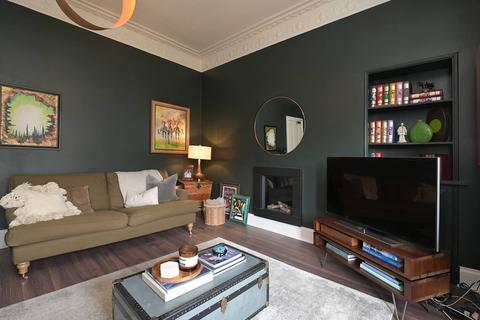 17 Ryehill Place, Edinburgh, EH6 8EP