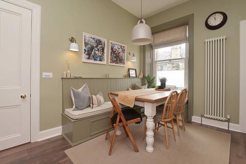 17 Ryehill Place, Edinburgh, EH6 8EP