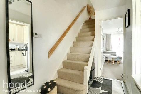 2 bedroom terraced house for sale, Forresters Drive, Welwyn Garden City