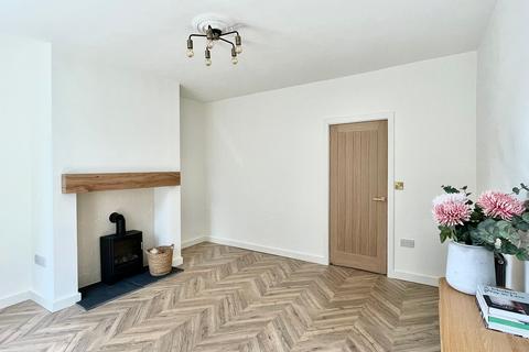 2 bedroom end of terrace house for sale, Grasscroft Road, Marsh, Huddersfield