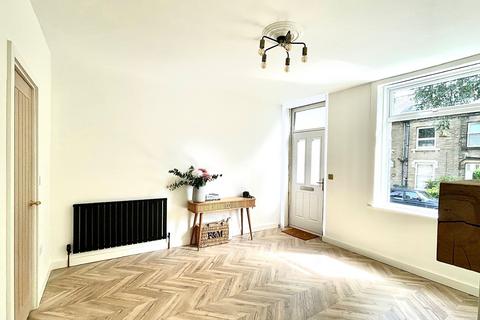 2 bedroom end of terrace house for sale, Grasscroft Road, Marsh, Huddersfield