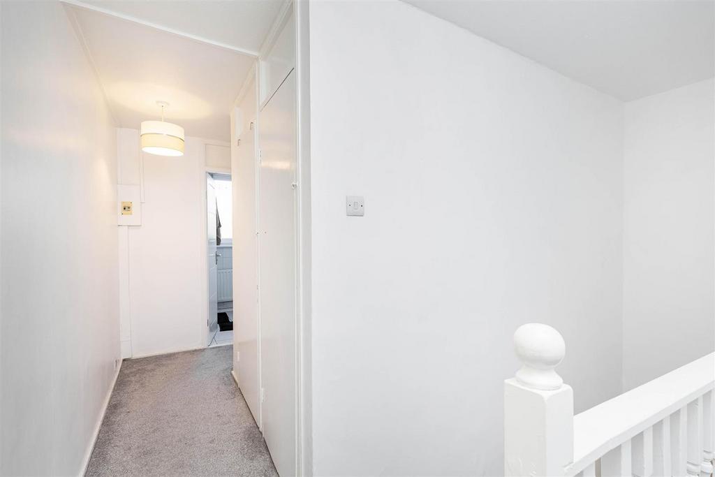 James Anderson-16 Sancroft Court-9.jpg