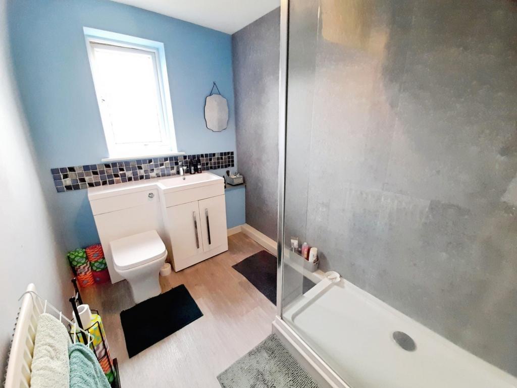 Pbox-bathroom-315896.jpg