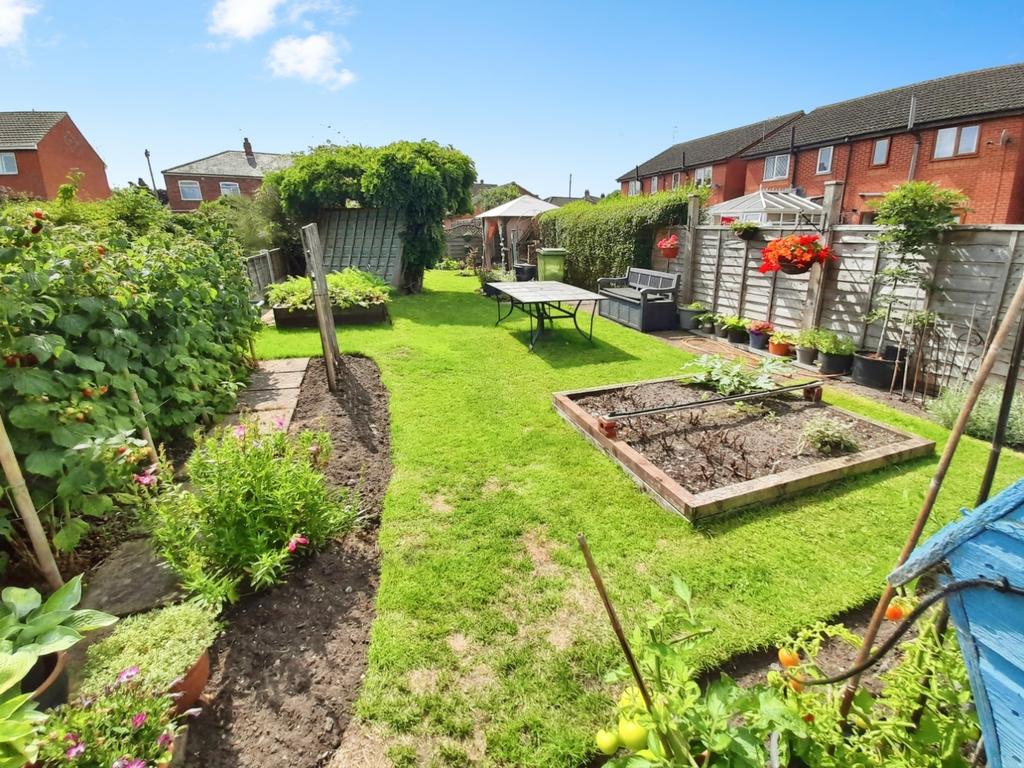 Pbox-garden-315896.jpg