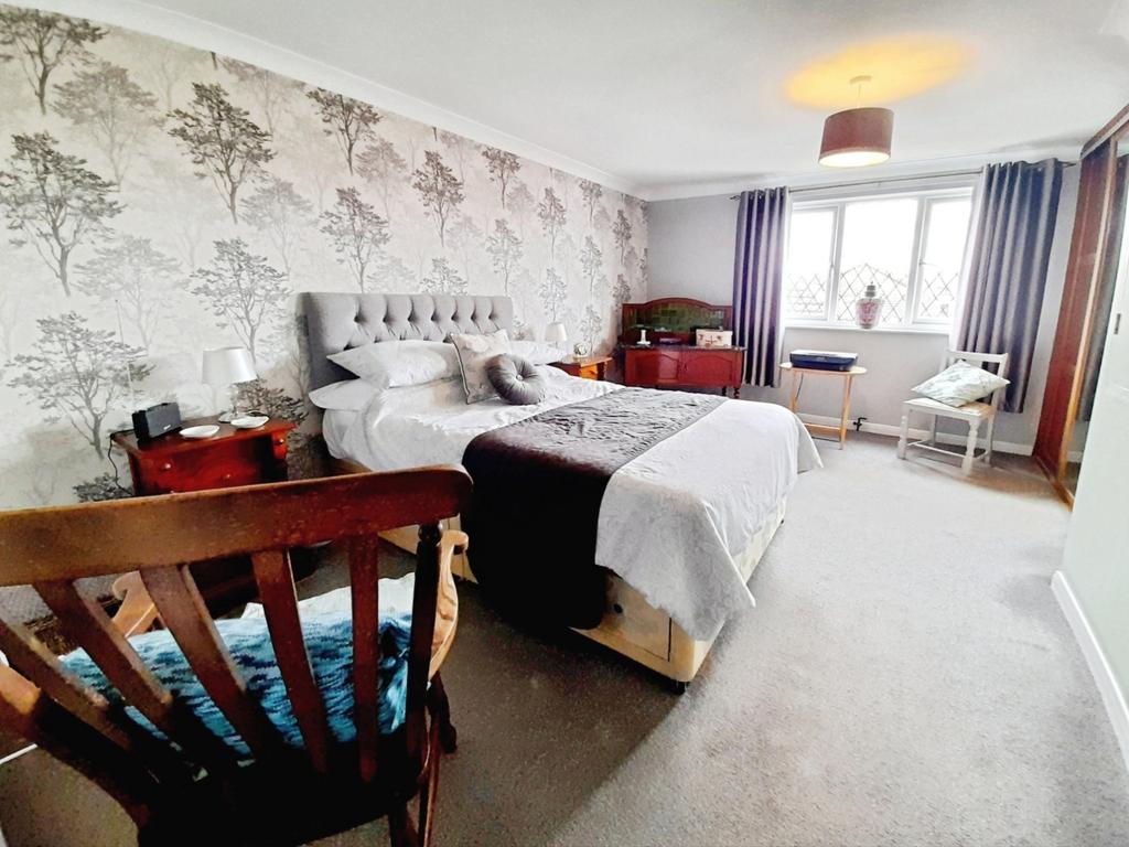 Pbox-bedroom-315896.jpg