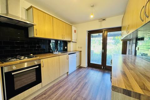4 bedroom detached house to rent, The Vale, Golders Green, NW11