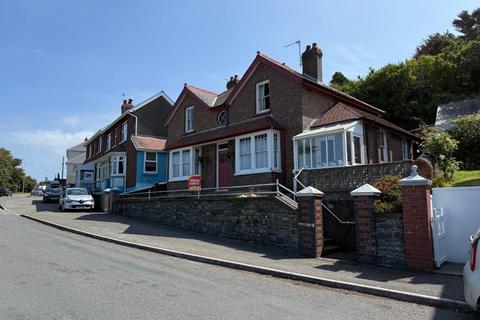4 bedroom townhouse for sale, 6 North Parade, Aberaeron, SA46