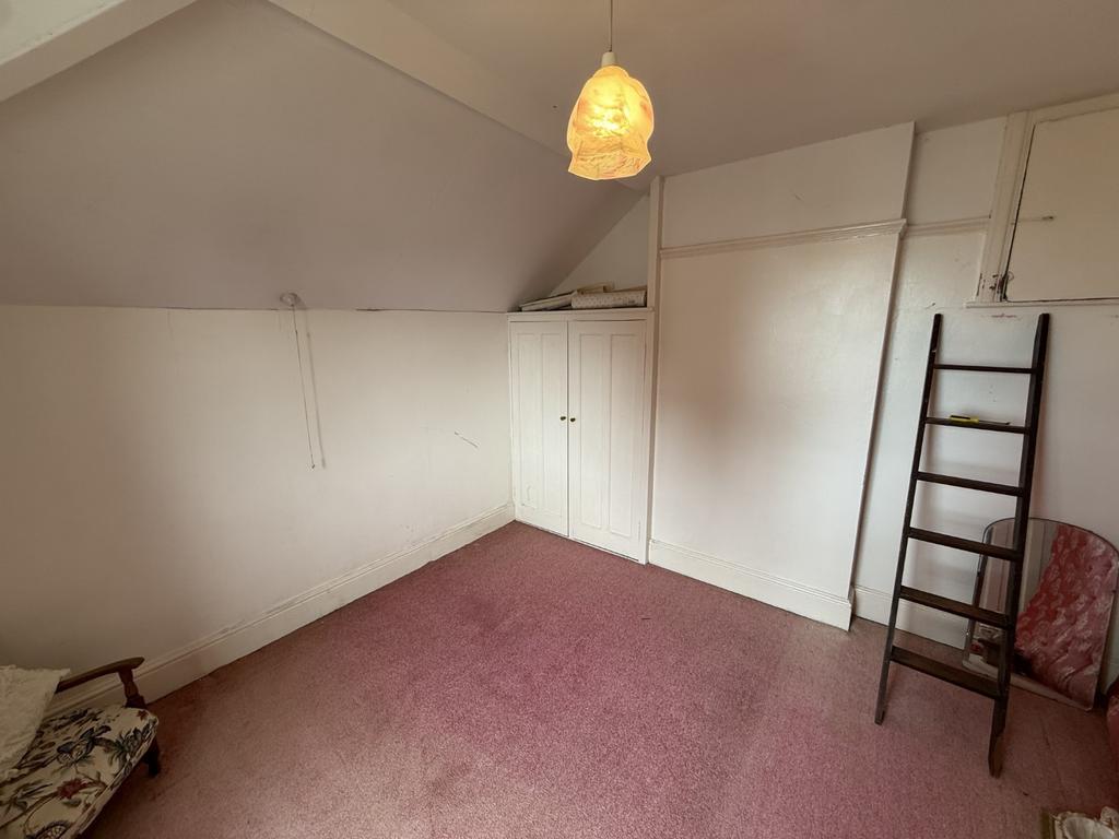 Front Double Bedroom 4