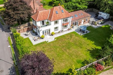 3 Castle Close, Middleton St George, Darlington, DL2 1DE