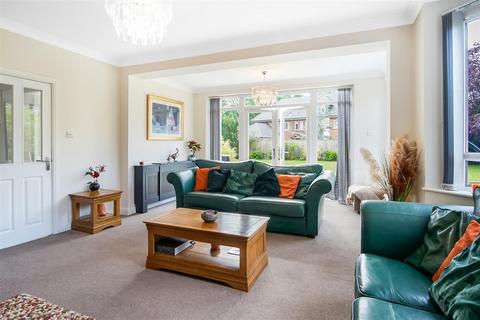 3 Castle Close, Middleton St George, Darlington, DL2 1DE