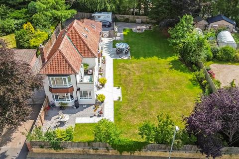 3 Castle Close, Middleton St George, Darlington, DL2 1DE