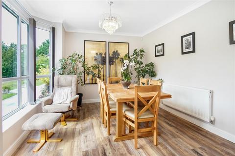 3 Castle Close, Middleton St George, Darlington, DL2 1DE