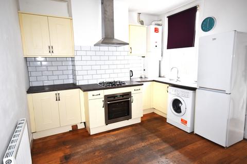 2 bedroom terraced house to rent, 69 Patrick Road, E13