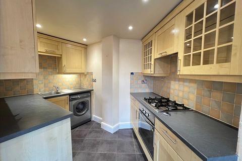 2 bedroom property to rent, Esplanade Gardens, Scarborough