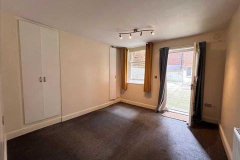 2 bedroom property to rent, Esplanade Gardens, Scarborough
