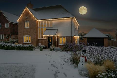 4 bedroom detached house for sale, Spring Gardens, Sutton Valence, ME17