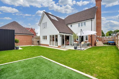 4 bedroom detached house for sale, Spring Gardens, Sutton Valence, ME17