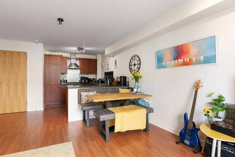 Flat 9, 3 Hawkhill Close, Edinburgh, EH7 6FD