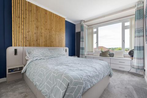 33 Morven Drive, Clarkston, Glasgow, G76 7QH