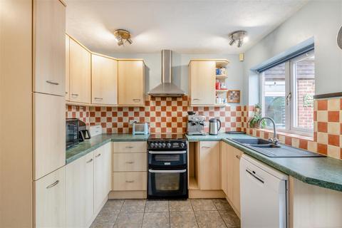 3 bedroom detached bungalow for sale, Common Road, Chatham