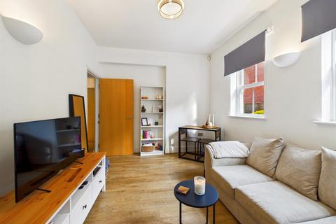 1 bedroom ground floor flat to rent, Queens Road, Oswestry, Shropshire