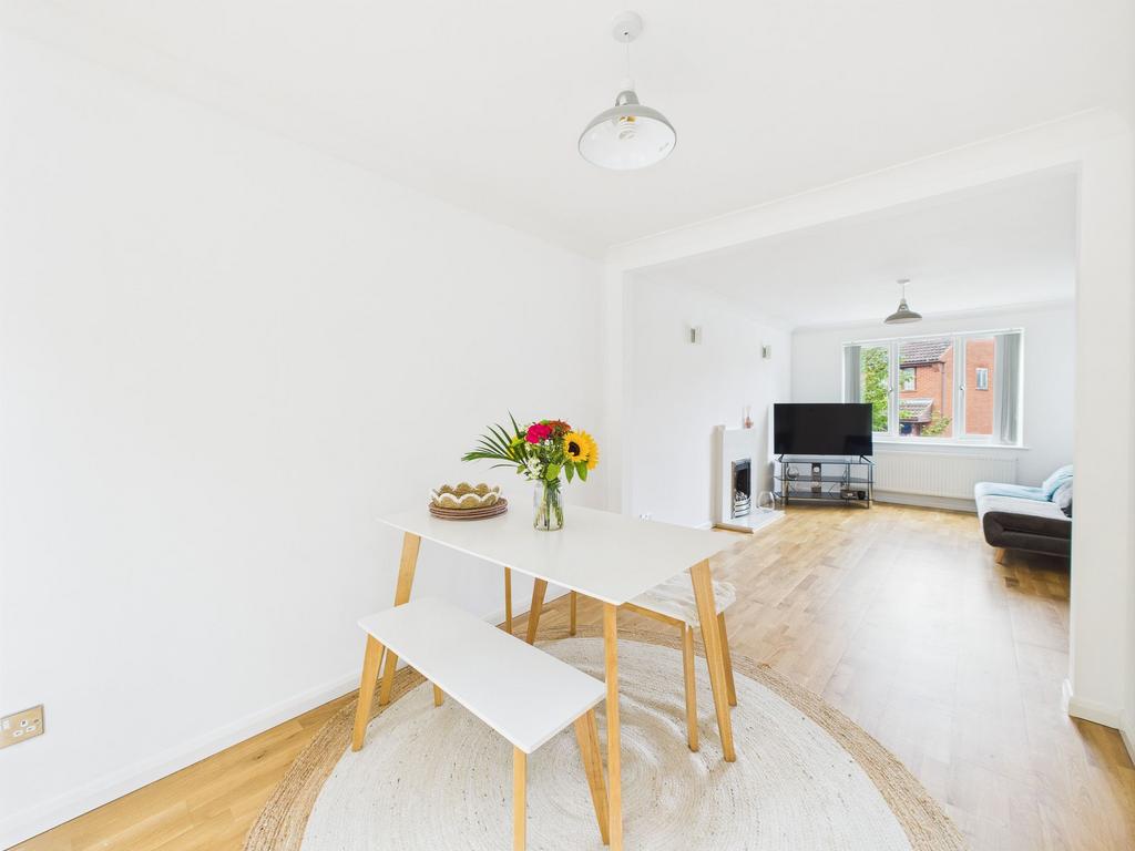 Lounge/Dining Room
