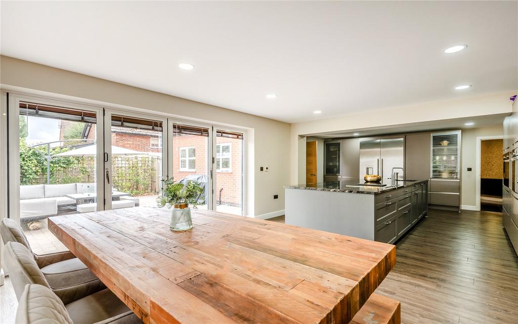 Kitchen/ Family Room